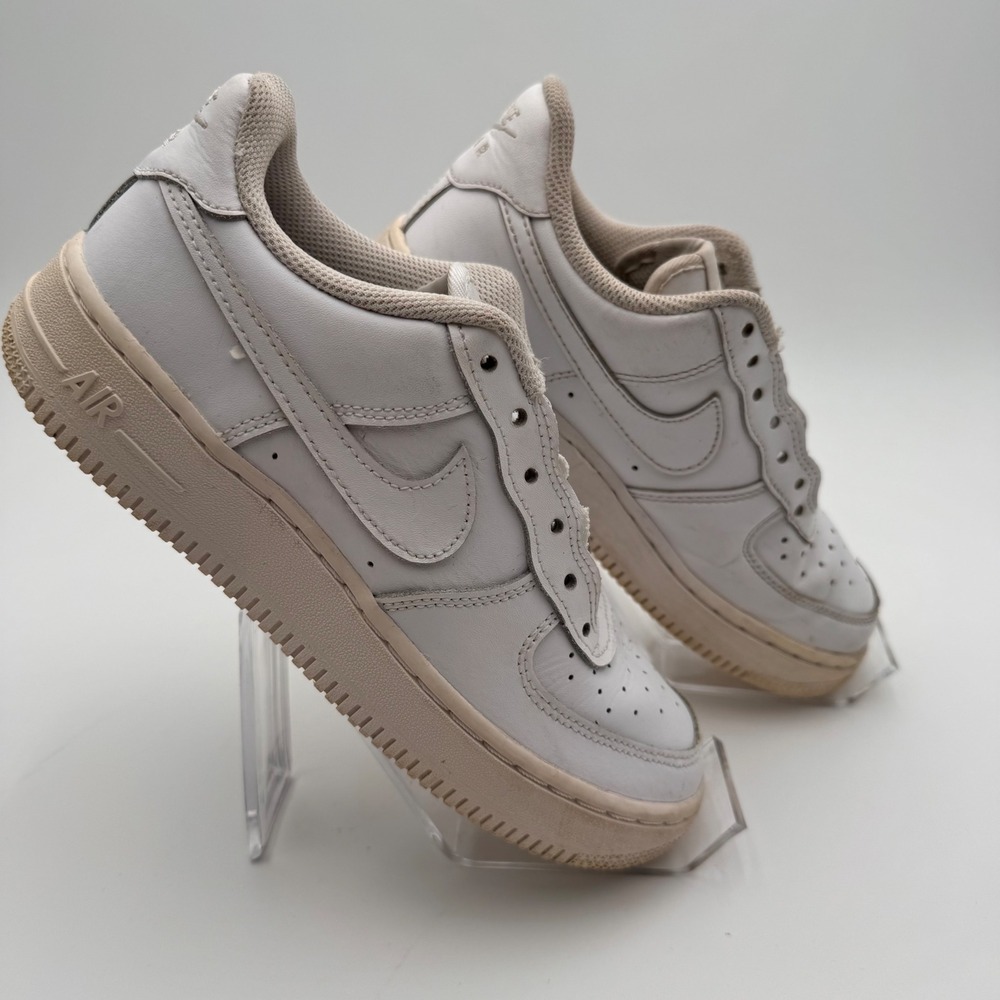 Nike Air Force 1 07 White‎ Light Bone Leather Sneakers DD8959-100 Womens 5.5